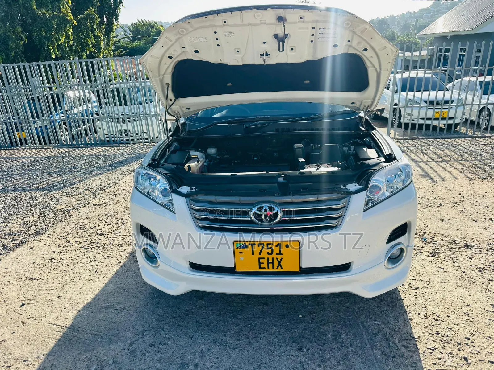 Toyota Vanguard 2009 White
