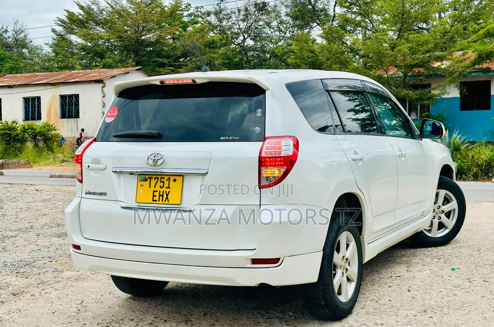 Toyota Vanguard 2009 White