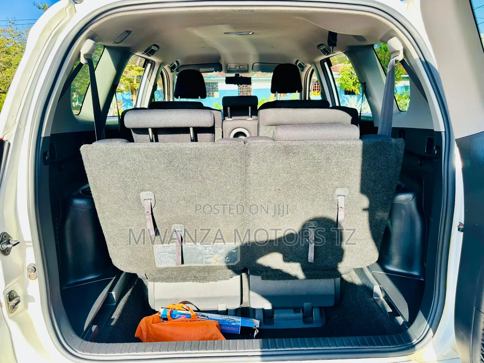 Toyota Vanguard 2009 White