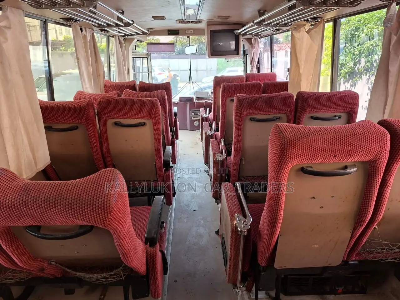 Hino Dutro 2011 White