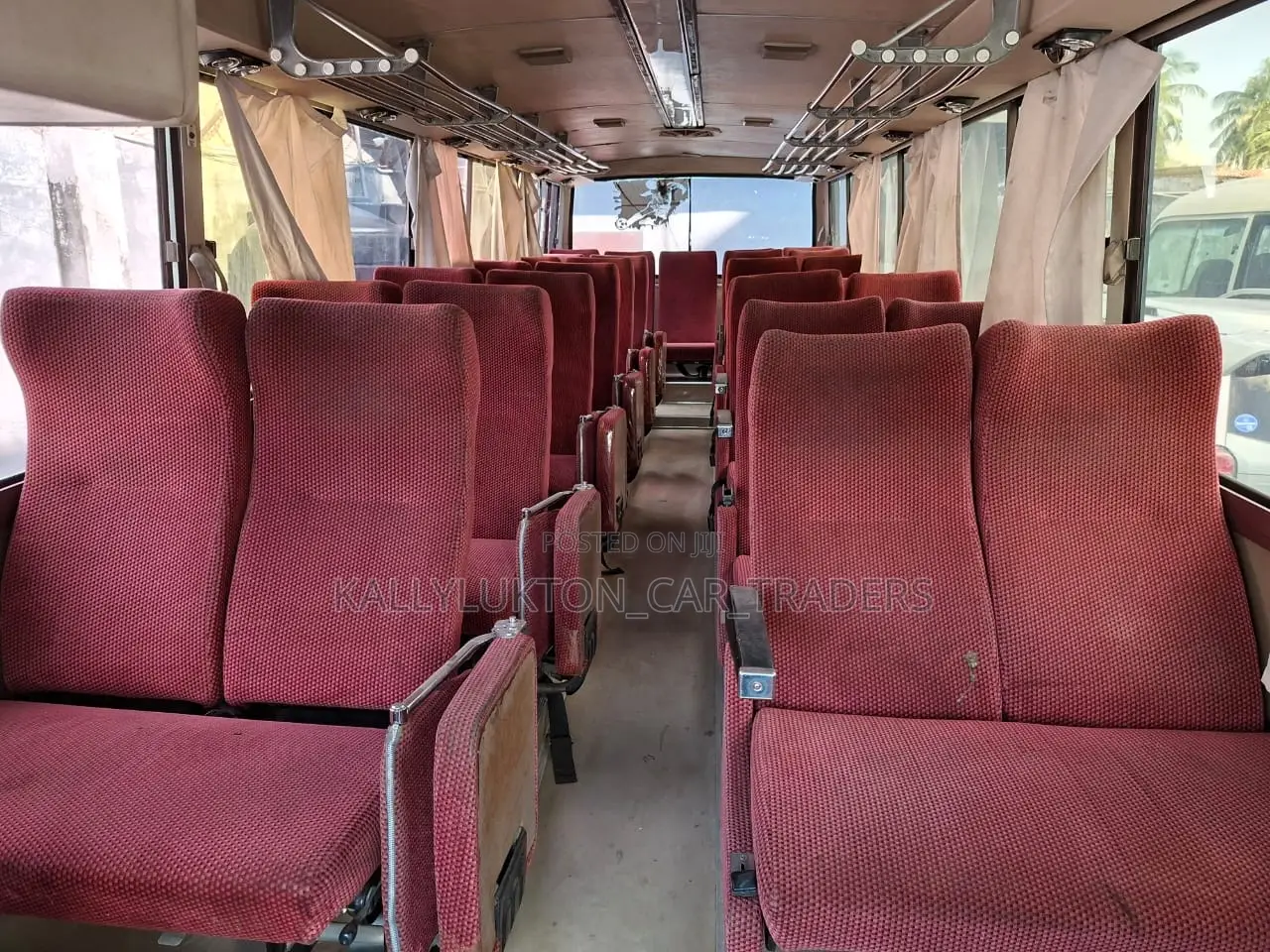 Hino Dutro 2011 White