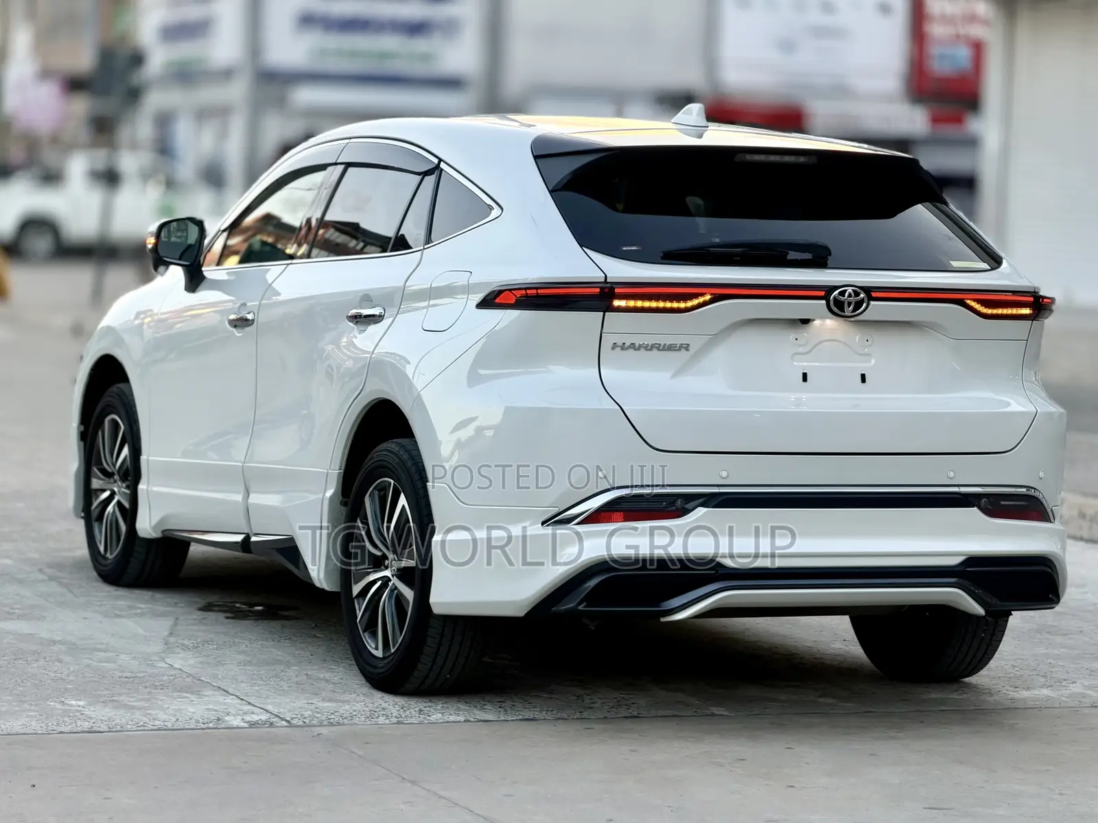 Toyota Harrier 2.0 2021 White