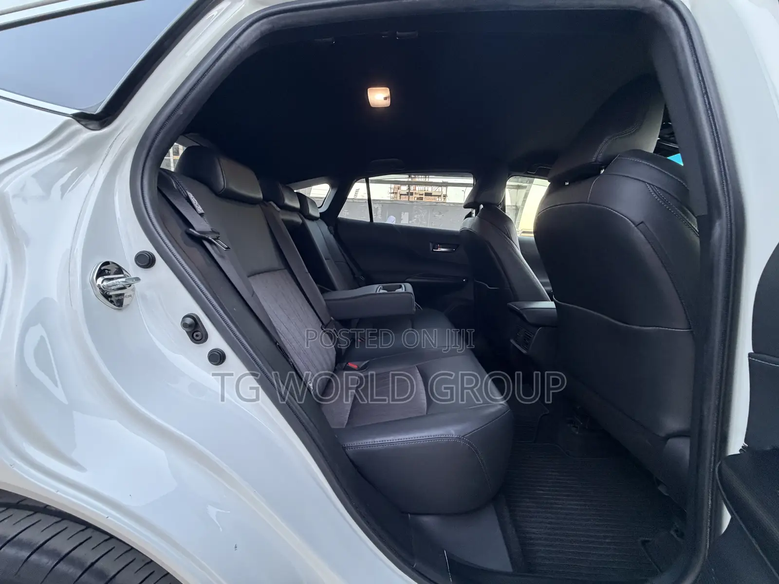 Toyota Harrier 2.0 2021 White