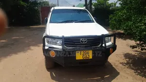 Toyota Hilux 2009 White