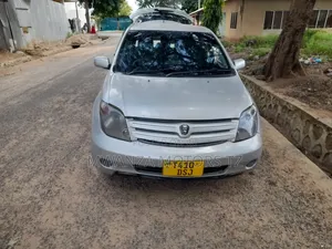Toyota IST 2003 Silver
