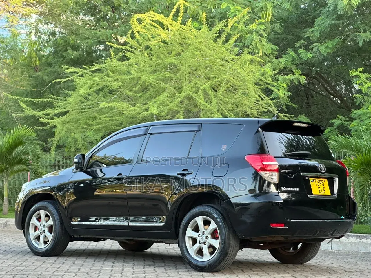 Toyota Vanguard 2011 Black