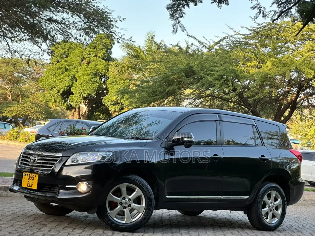 Toyota Vanguard 2011 Black