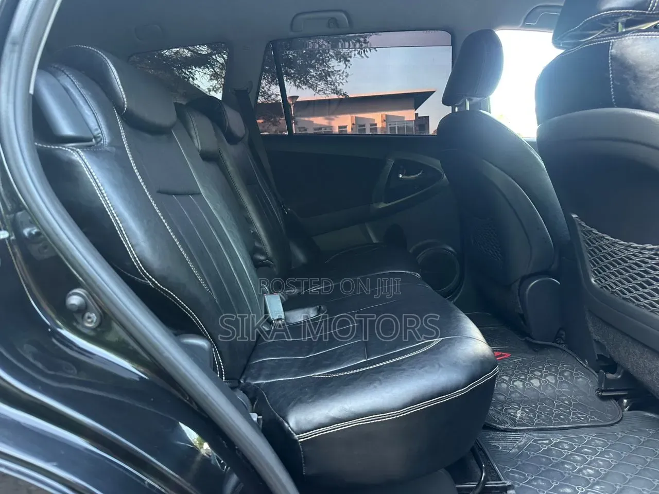 Toyota Vanguard 2011 Black