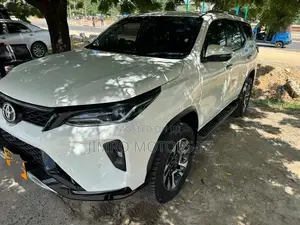 Toyota Fortuner 2023 White
