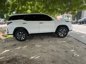 Toyota Fortuner 2023 White