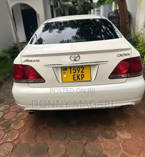 Toyota Crown 2006 White