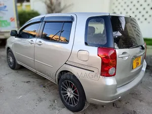 Toyota Raum 2005 Silver
