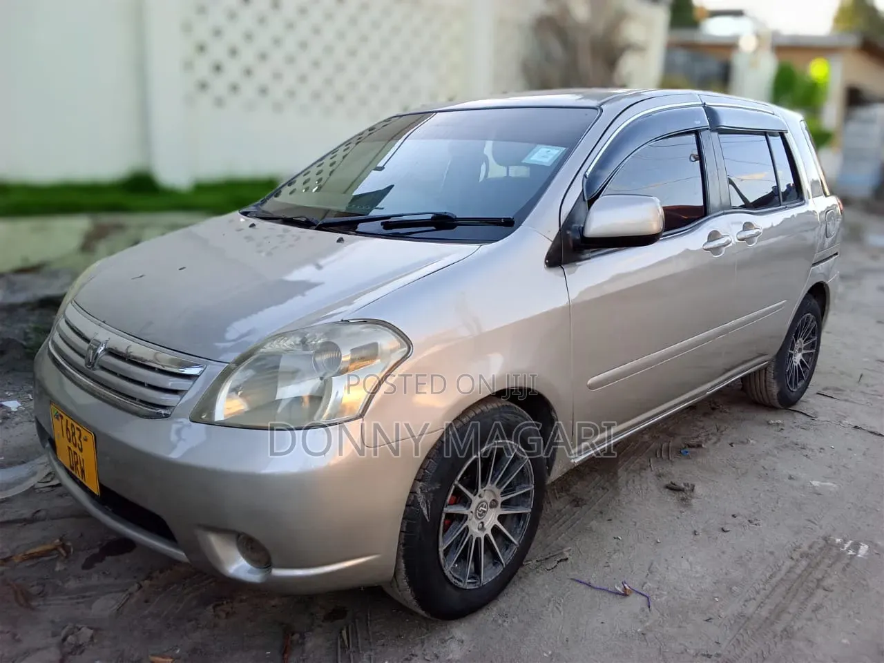 Toyota Raum 2005 Silver