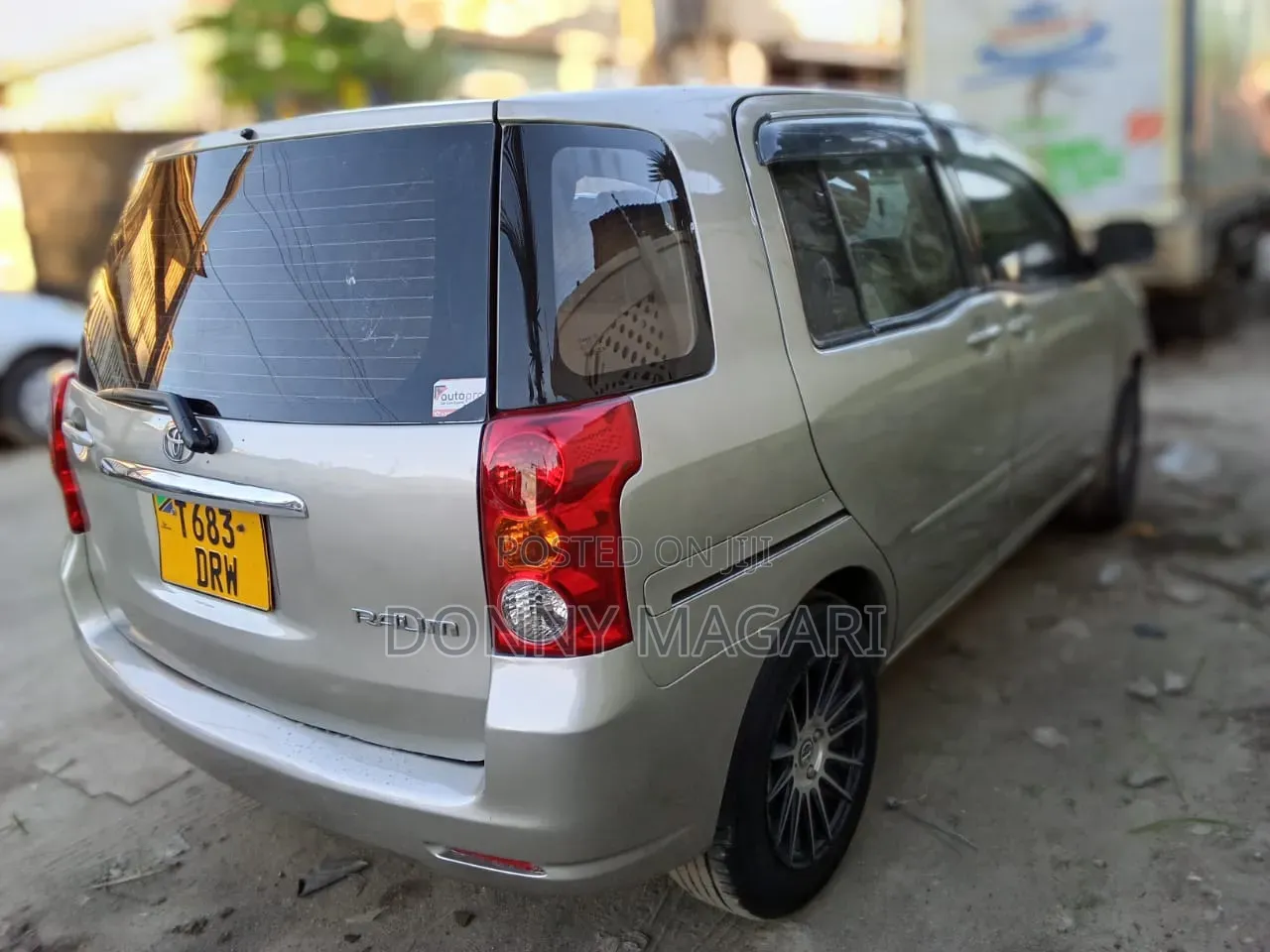 Toyota Raum 2005 Silver