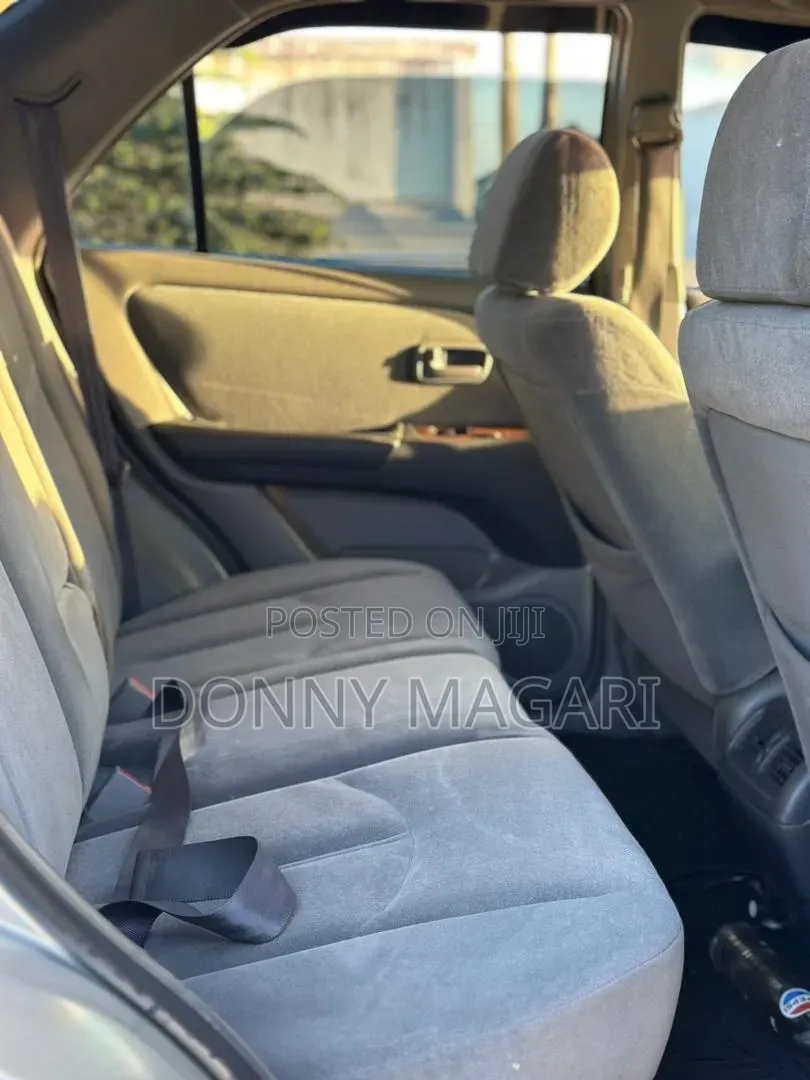 Toyota Harrier 2004 Silver