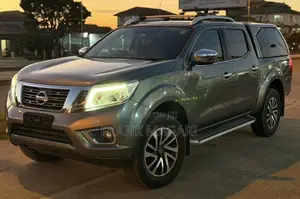 Nissan Navara 2017 Gray
