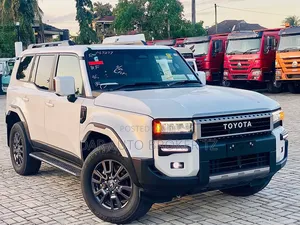 Toyota Land Cruiser Prado 2024 White