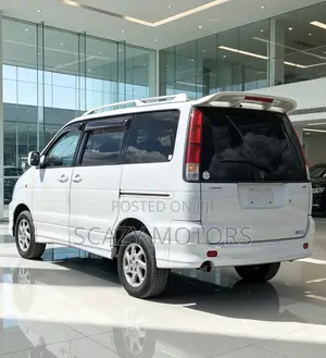 Toyota Noah 2001 White