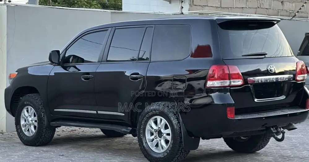 Toyota Land Cruiser 2013 Black
