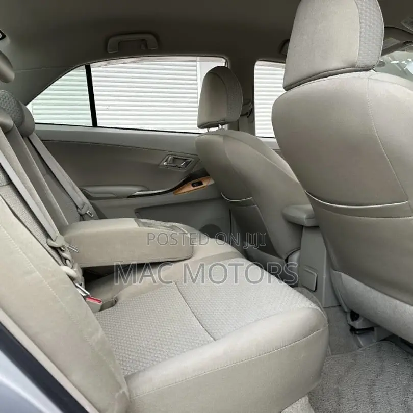 Toyota Premio 2010 Silver