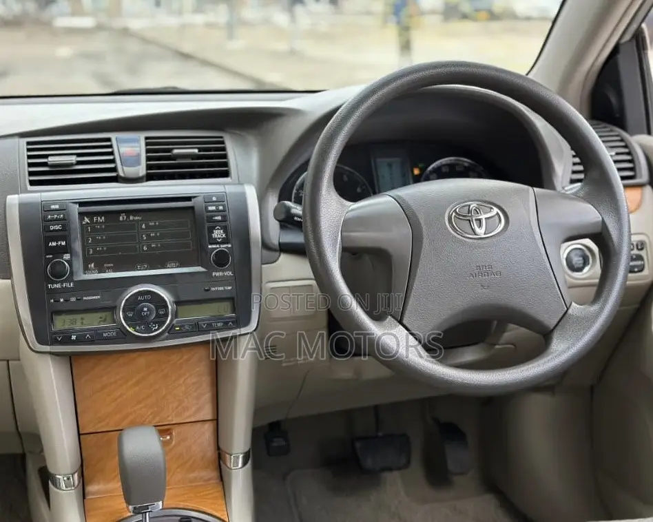 Toyota Premio 2010 Silver