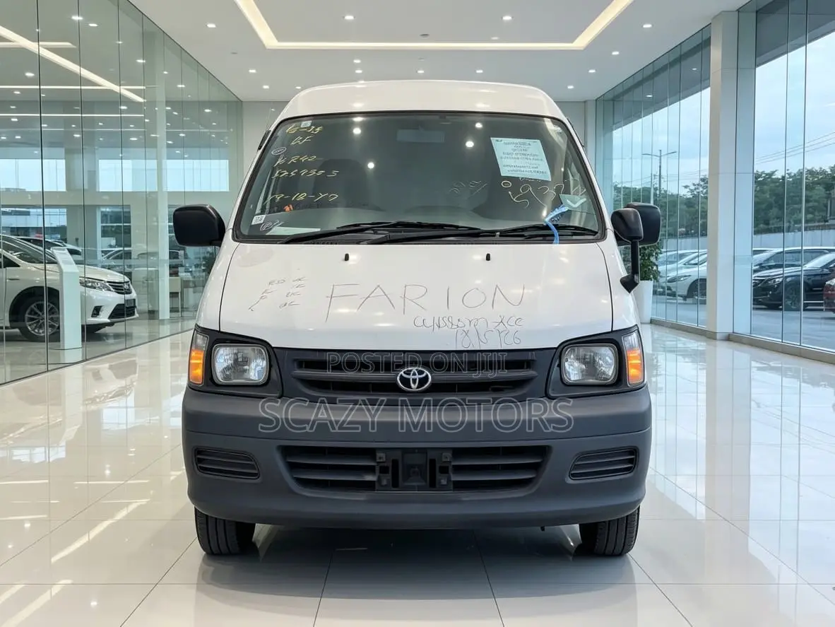 Toyota Noah 2003 White