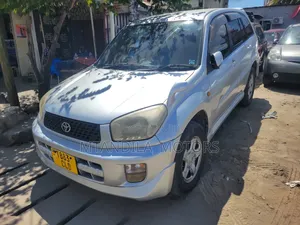 Toyota RAV4 2.0 Automatic 2005 Silver