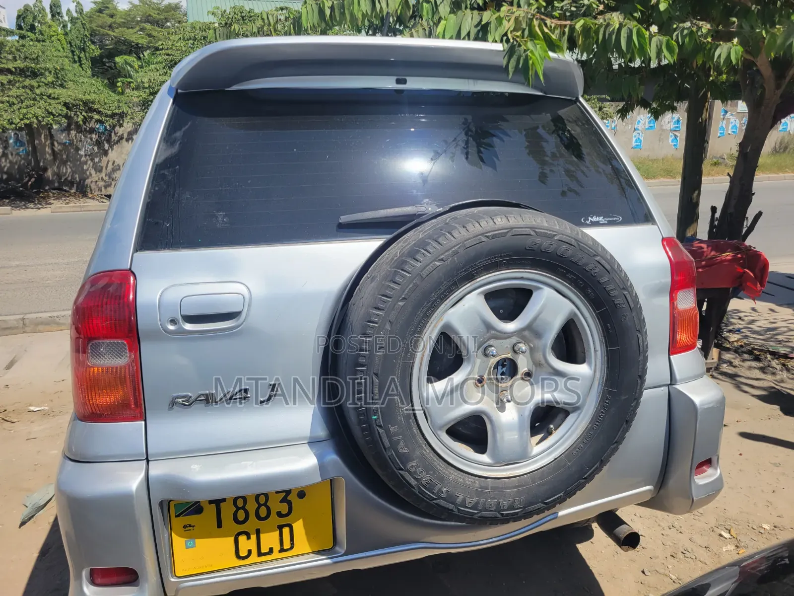 Toyota RAV4 2.0 Automatic 2005 Silver