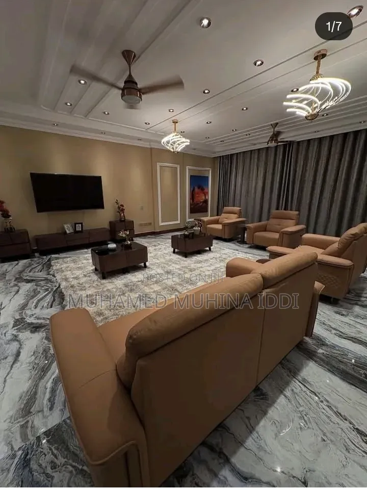 Furnished 4bdrm Villa in Villa, Ada Estate for rent