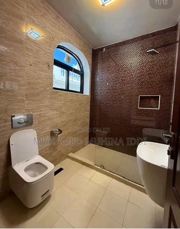 Furnished 4bdrm Villa in Villa, Ada Estate for rent