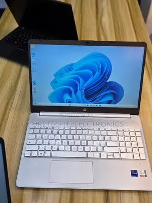New Laptop HP 15s 16GB Intel Core i7 SSD 1T