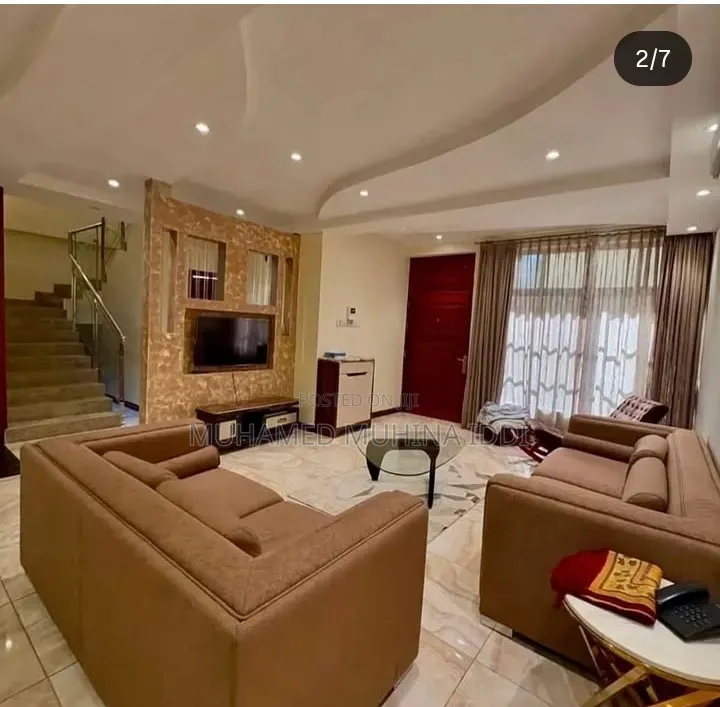 Furnished 3bdrm Villa in Ada Estate for rent