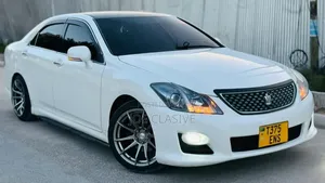 Toyota Crown 2010 White