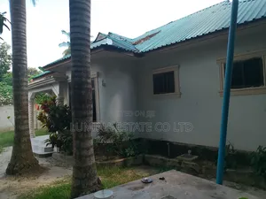 3bdrm Apartment in Lumina Estate, Kinondoni for sale