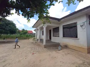 Nyumba Inauzwa, Ipo Mbagara Nzasa. Pia Ina Frame 8