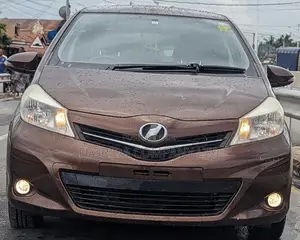 Toyota Vitz 2012 Burgundy