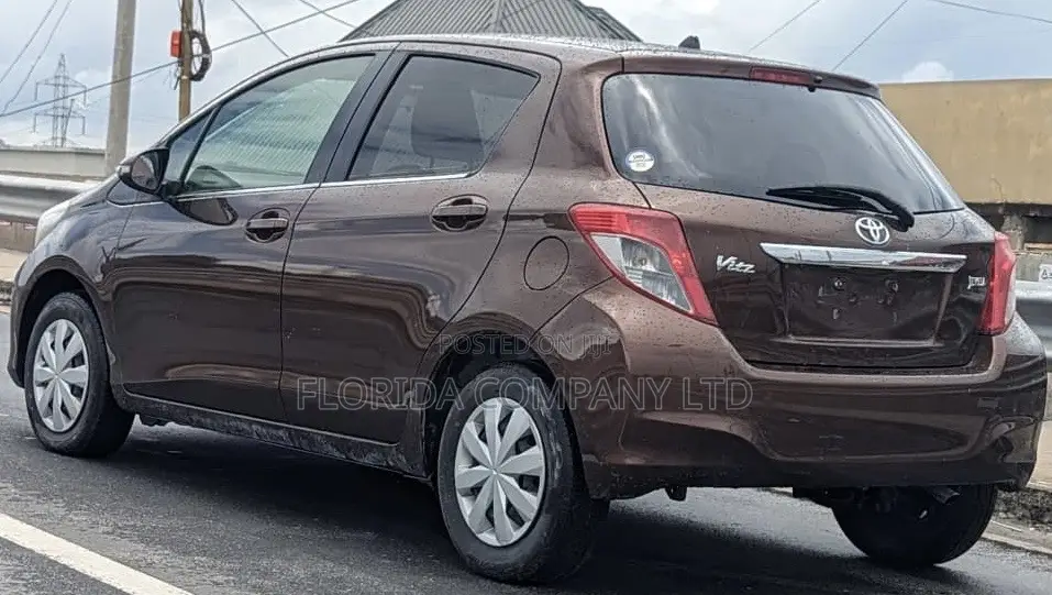 Toyota Vitz 2012 Burgundy