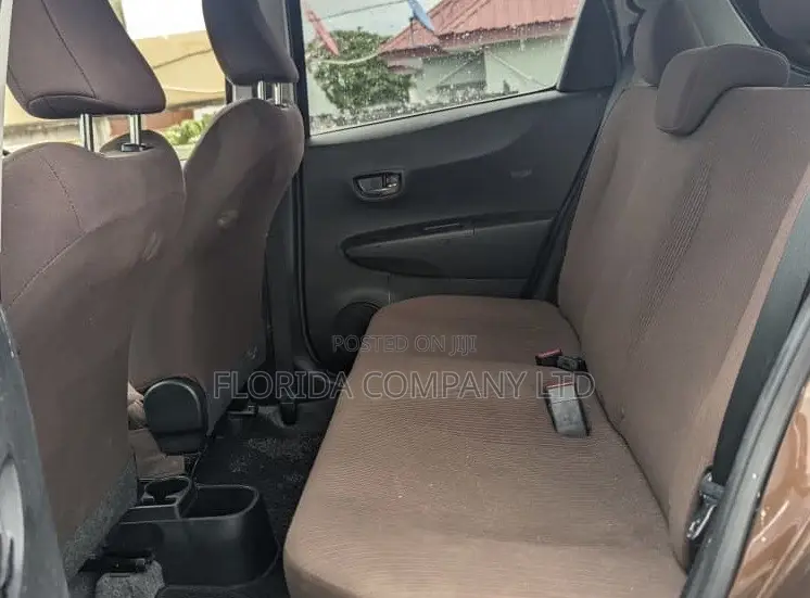Toyota Vitz 2012 Burgundy