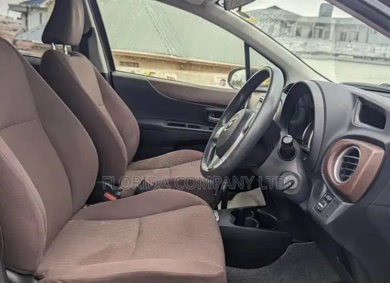 Toyota Vitz 2012 Burgundy