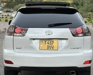 Toyota Harrier 2005 White