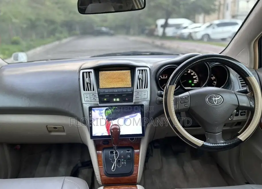 Toyota Harrier 2005 White