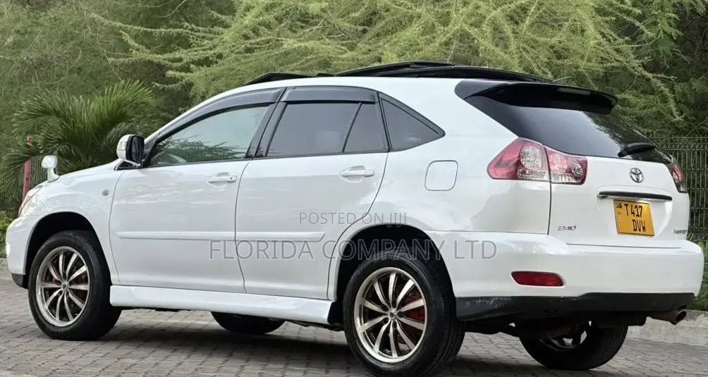 Toyota Harrier 2005 White