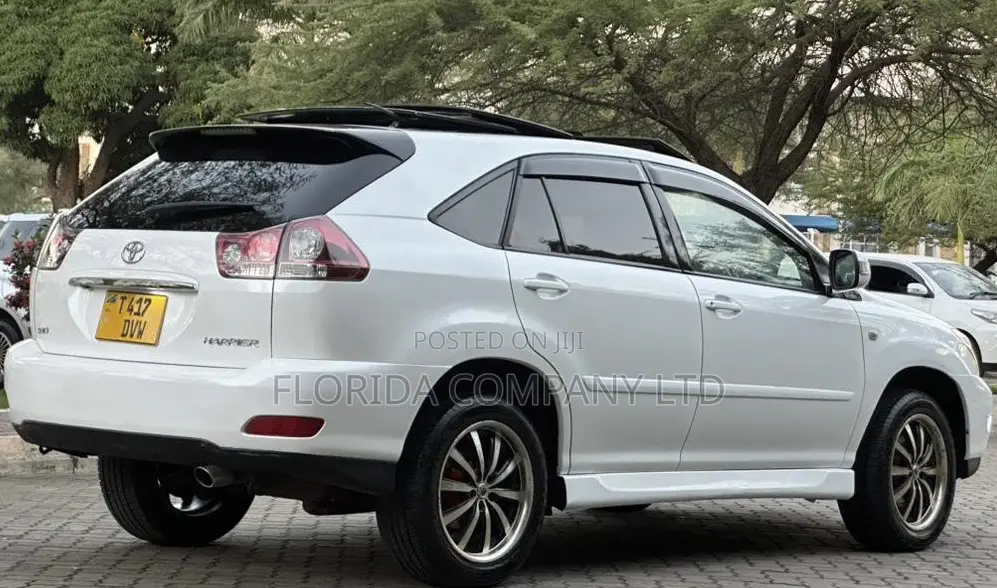 Toyota Harrier 2005 White