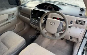 Toyota Raum 2008 Silver