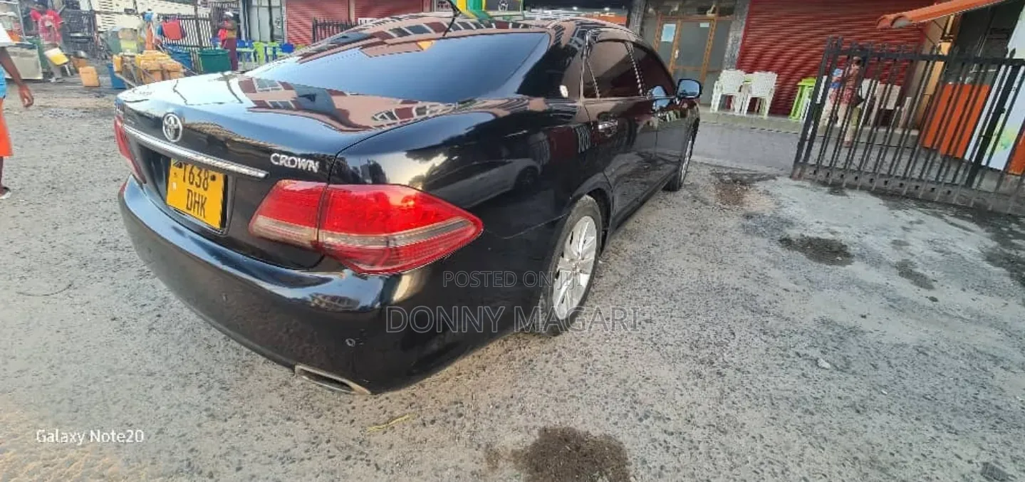 Toyota Crown 2009 Black