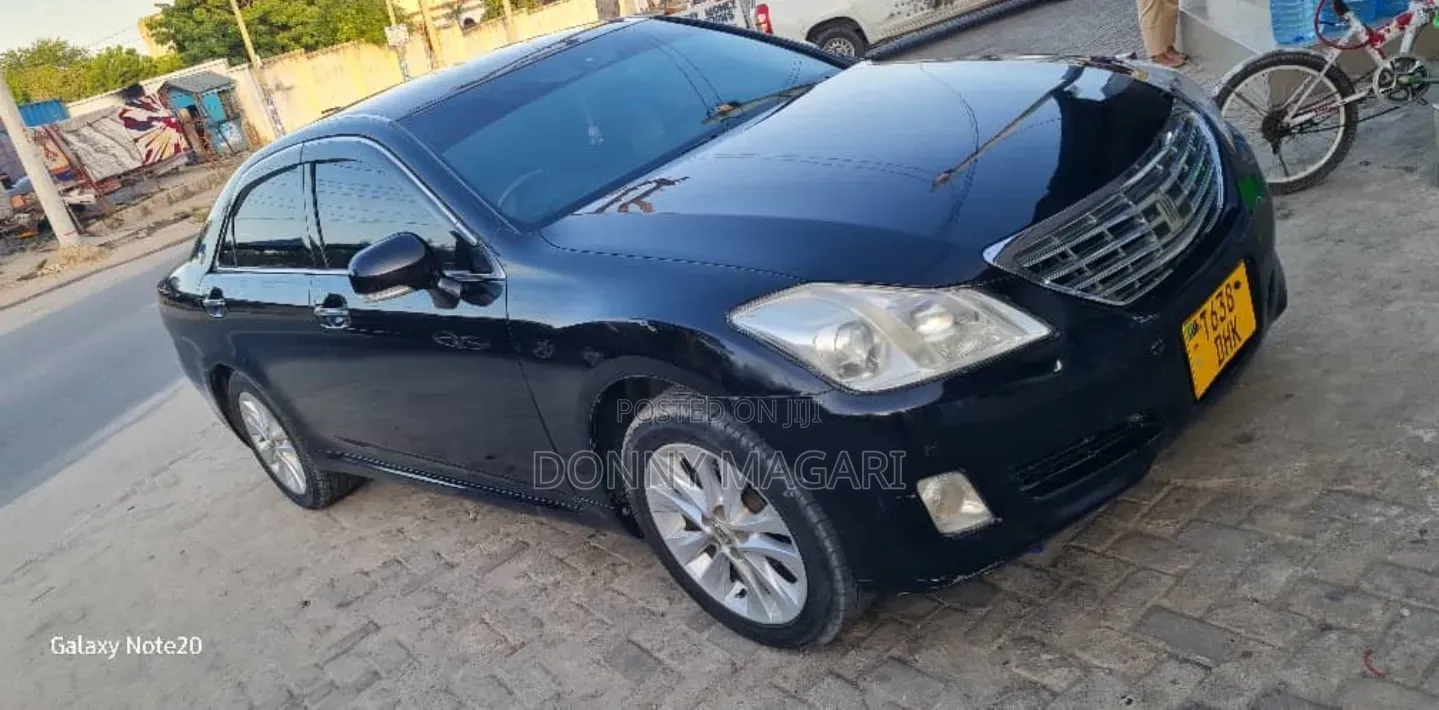 Toyota Crown 2009 Black