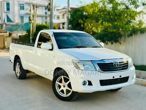 Toyota Hilux 2006 White