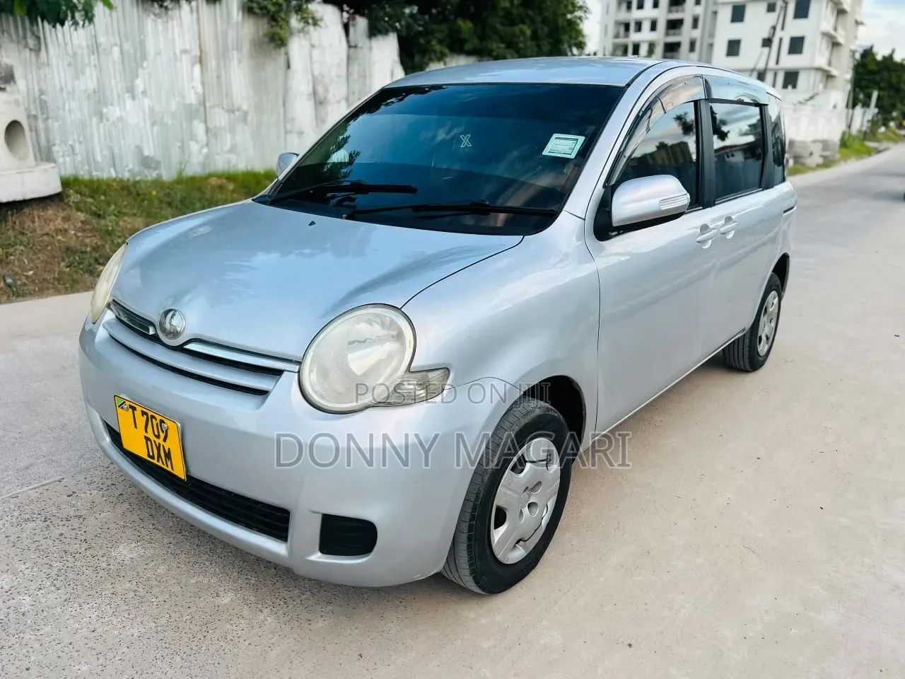 Toyota Sienta 2008 Silver