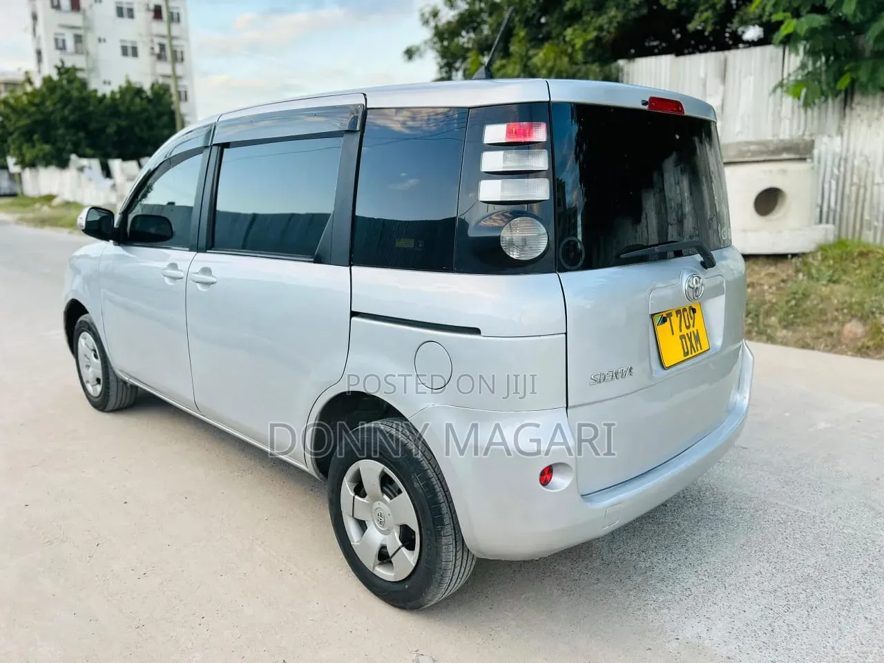 Toyota Sienta 2008 Silver