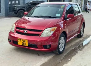 Toyota IST 2006 Red